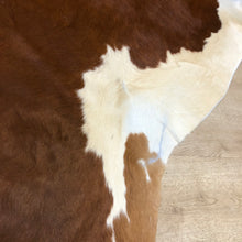 Load image into Gallery viewer, XL Red Hereford Cowhide Rug
