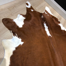 Load image into Gallery viewer, XL Red Hereford Cowhide Rug
